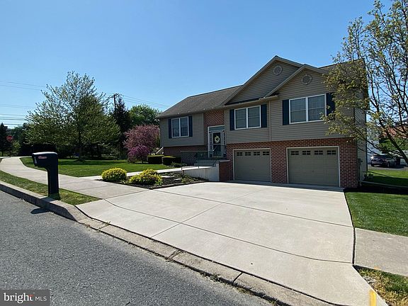 2nd image of 11 Clemens Dr