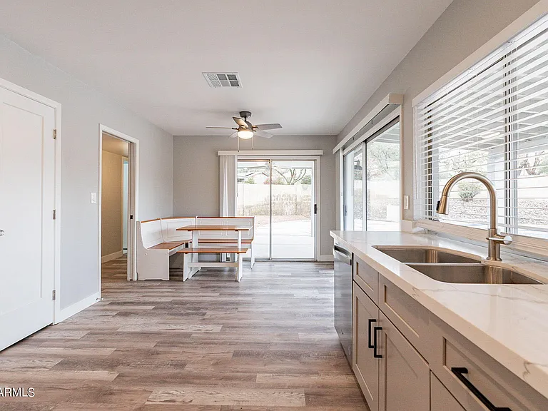 2318 E Lupine Ave — Photo 13
