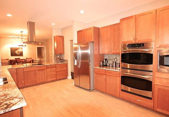 3rd image of 4925 23rd Ave W