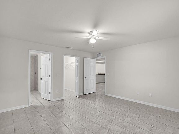 4th image of 3910 SW 15th Pl