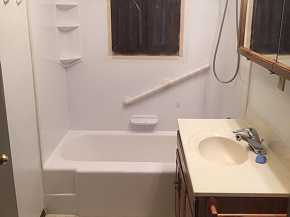 3rd image of 547 Park Dr