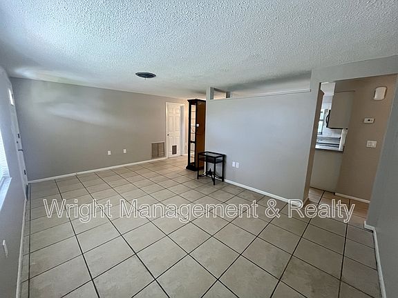 4th image of 5033 Farley Dr