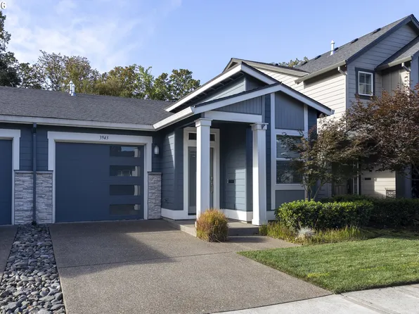 3943 SE Centifolia Ave, Hillsboro, OR 97123