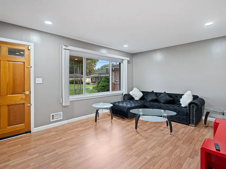 5411 Fennel Ct — Photo 13