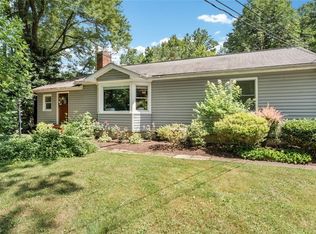 7636 Birchmont Dr, Chagrin Falls, OH 44022