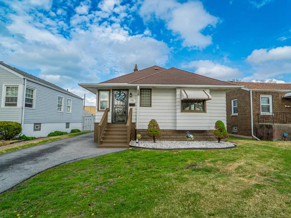 1321 Parkview Ave, Whiting, IN 46394