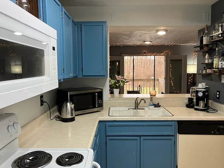 526 E Graham Pl — Photo 10