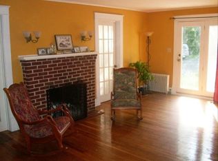 48 Goshen Rd, Waterford, CT 06385