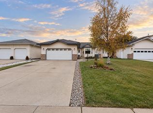 8805 N 118th Ave, Grande Prairie, AB T8X1M3