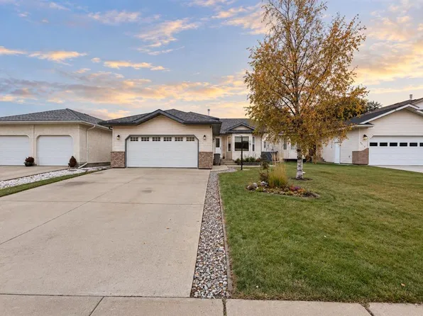 8805 N 118th Ave, Grande Prairie, AB T8X 1M3
