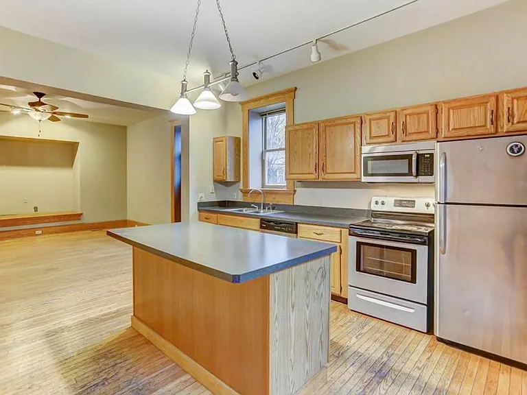 250 Wilber Ave — Photo 24
