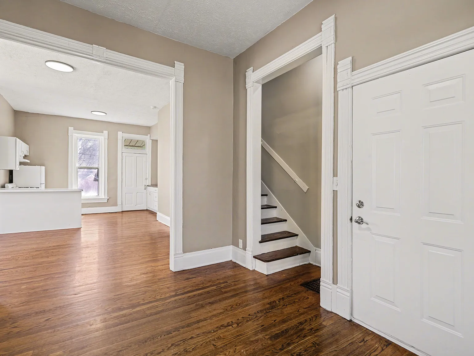 2 bed, 120 sqft, $1,375 — Photo 4