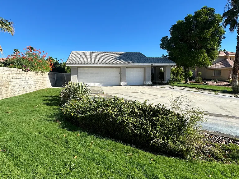 Irwin Cir — Photo 2