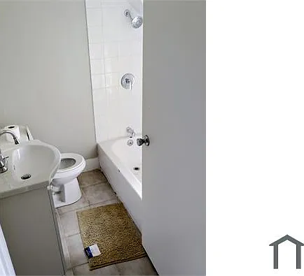 4 bed, $2,400 — Photo 2