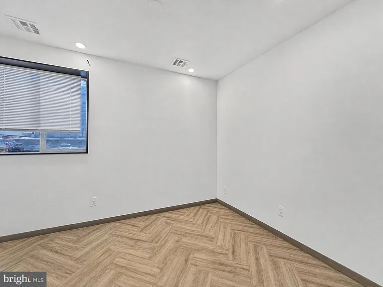 519 N 38th St #1 — Photo 32