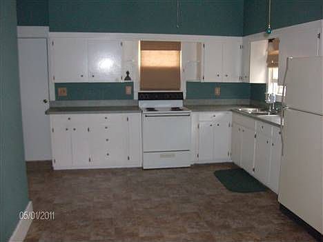 3rd image of 215 N Hill St