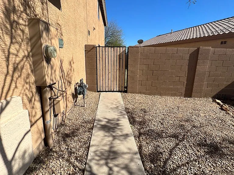 20401 N 37th Ave — Photo 35