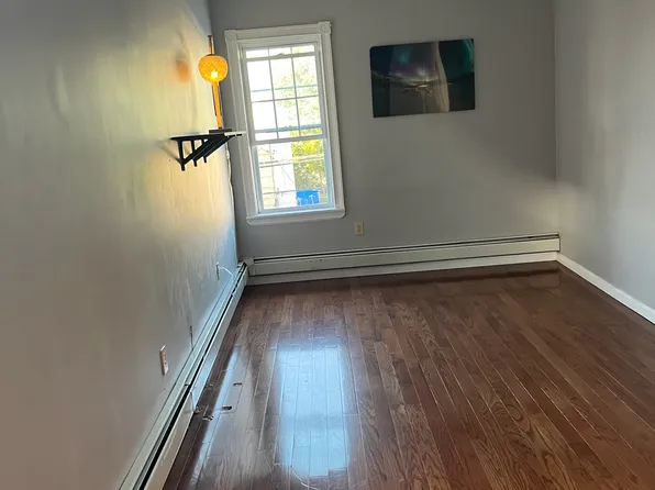 56 Spring St, Lodi, NJ 07644