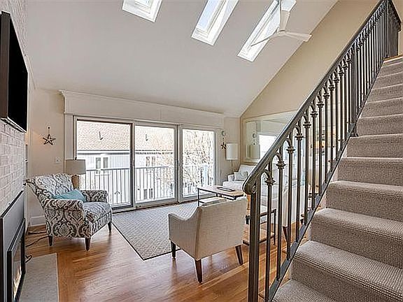 2nd image of 135 Ocean Ave #18-178