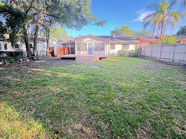 3243 N Orange Ave — Photo 21