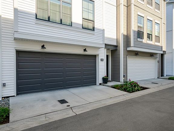 2nd image of 2774 Montrose Ave #35