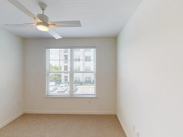 Essex Luxe Apartments — Photo 121