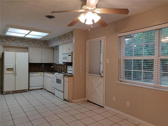 5th image of 8545 Westfield Dr