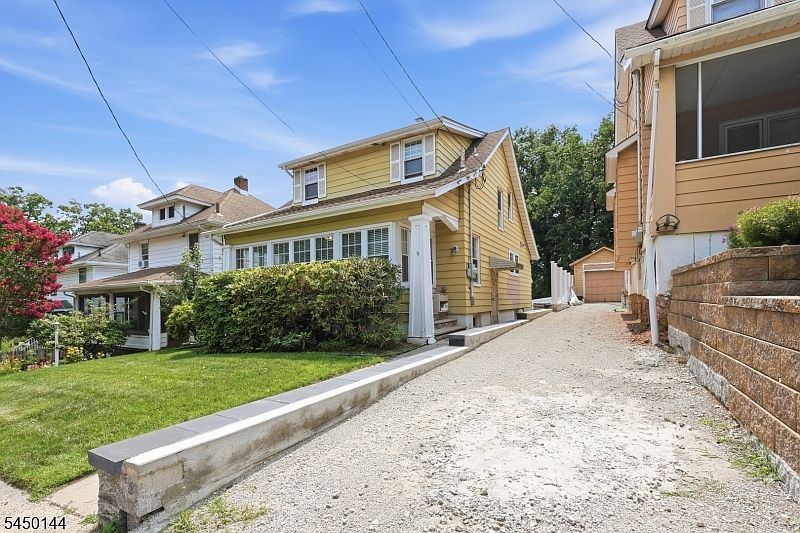 1st image of 7 -9 Henderson St