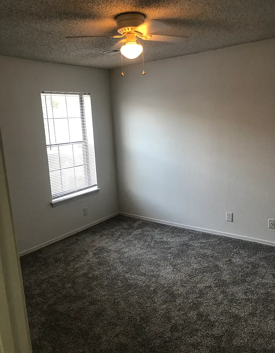 2 bed, 980 sqft, $1,250 — Photo 1
