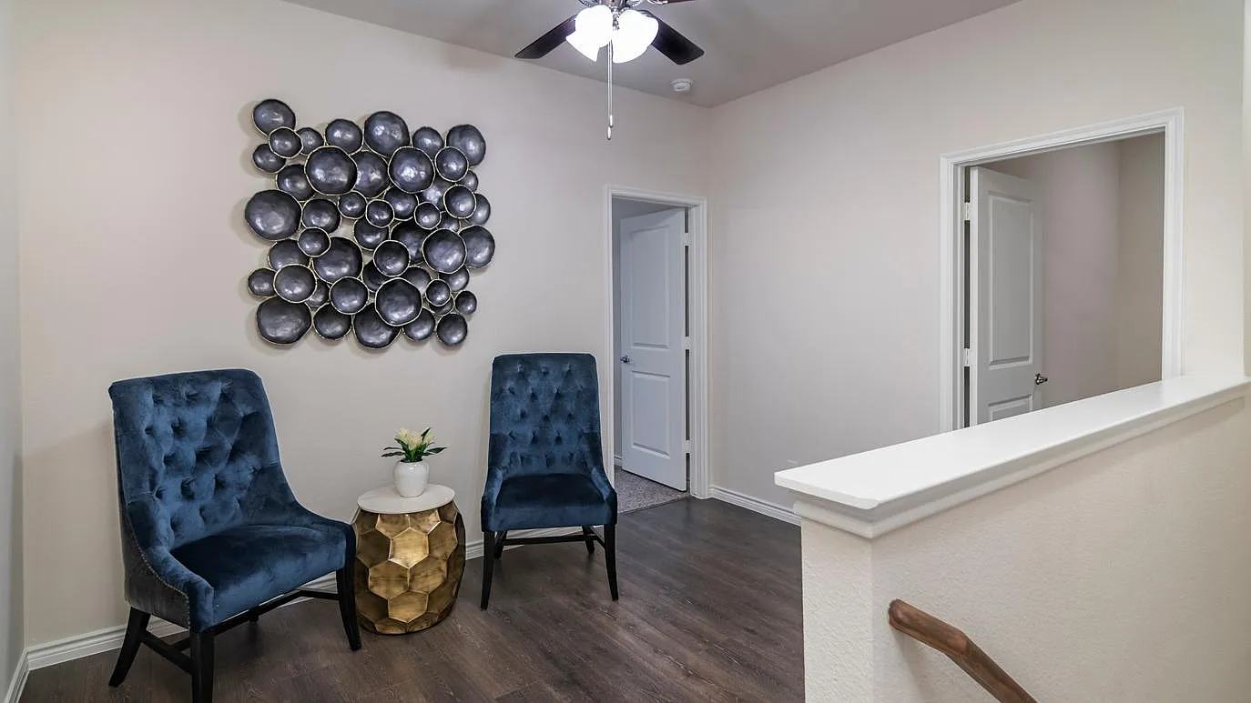 3 bed, 2.5 bath, 1700 sqft, $2,500 — Photo 4