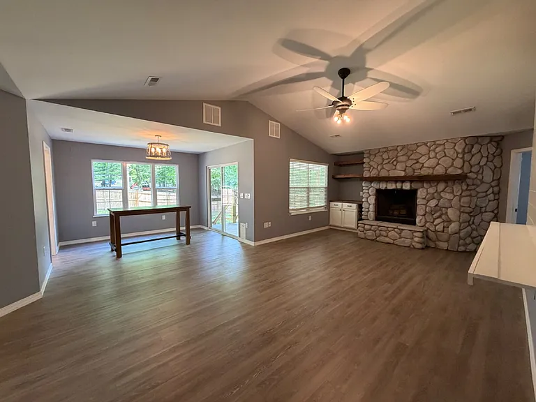 1270 Skyview Dr — Photo 16