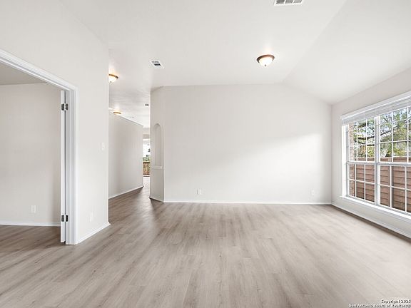 5th image of 2534 WOODLAND VILLAGE PL
