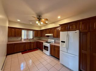 19 Putnam St, Somerville, MA 02143