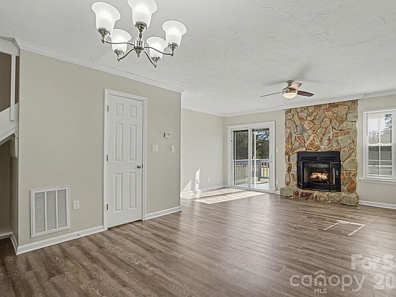 5th image of 8221 Circle Tree Ln