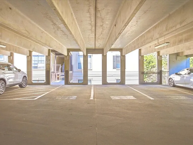 3777 Peachtree Rd NE #1432 — Photo 39