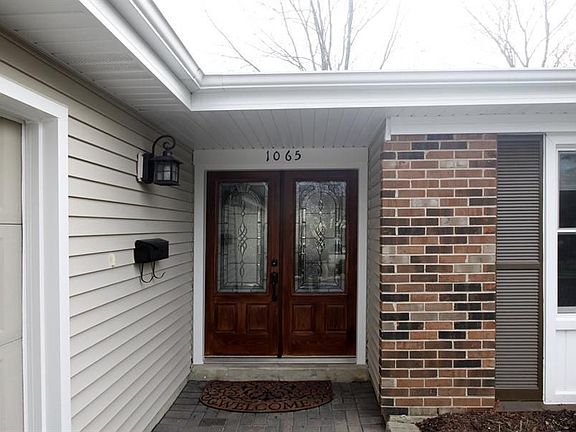 3rd image of 1065 Millbrook Dr