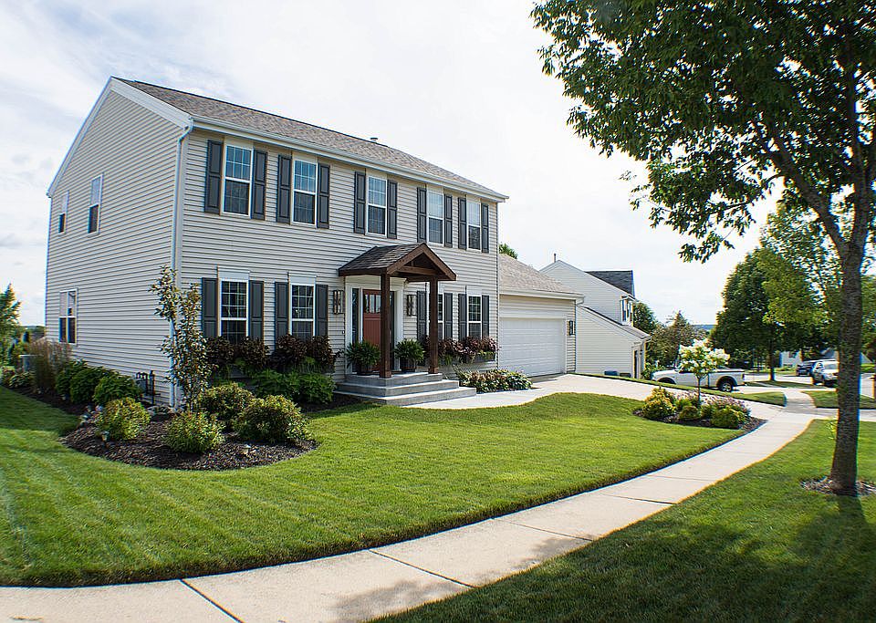 1st image of 905 Steeplechase Dr