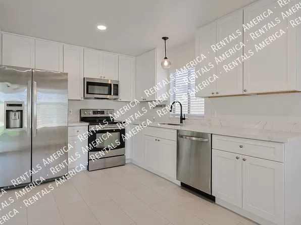 4018 W Camino Vivaz, Glendale, AZ 85310