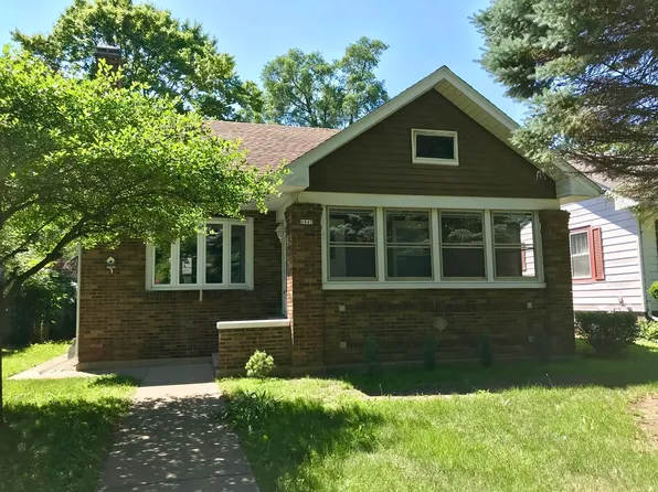 1047 S Poplar Ave, Kankakee, IL 60901