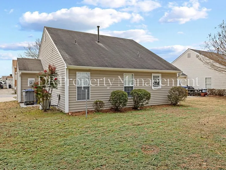 4712 Periwinkle Pl — Photo 15
