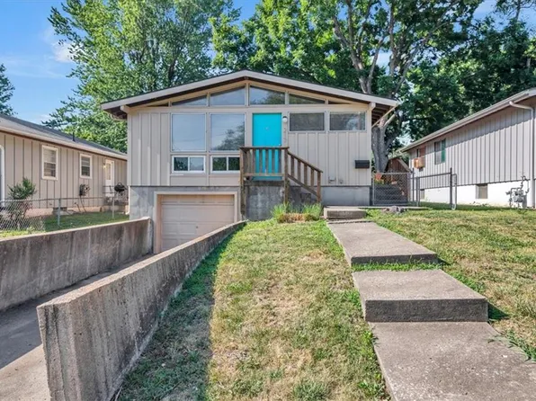 217 W 82nd St, Kansas City, MO 64114