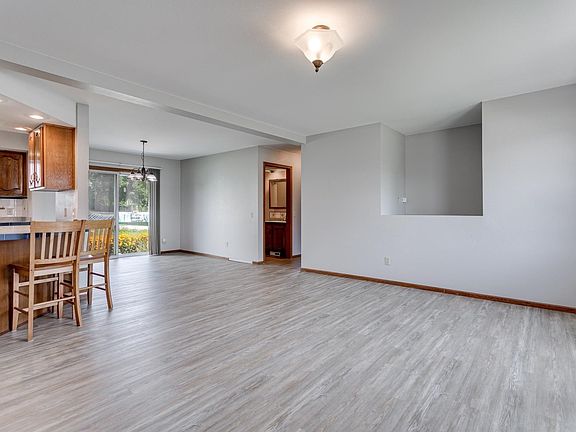 4th image of 1100 Grassy Plains Dr