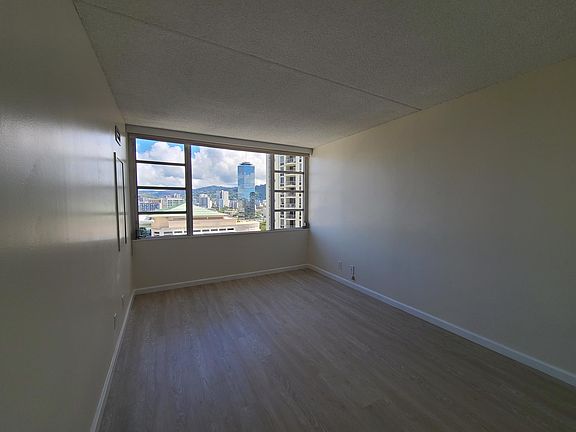 5th image of 400 Hobron Ln APT 1712