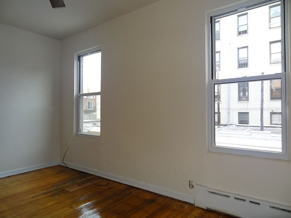 1st image of 4321 25th Ave #2