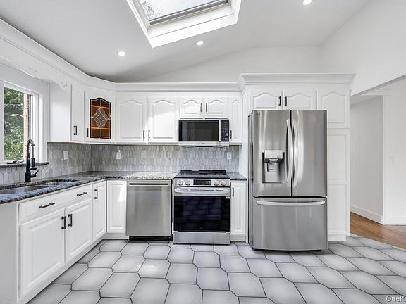 5th image of 2331 Neptune Avenue