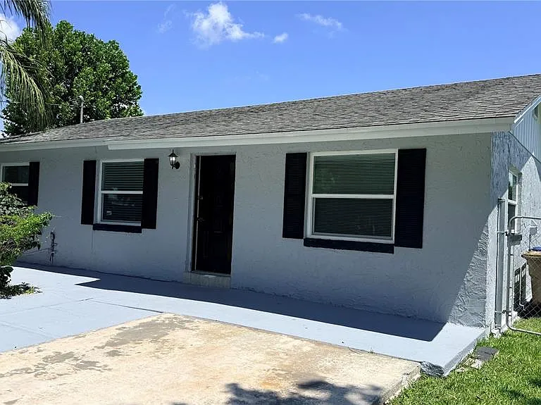 675 Cadillac Blvd — Photo 1
