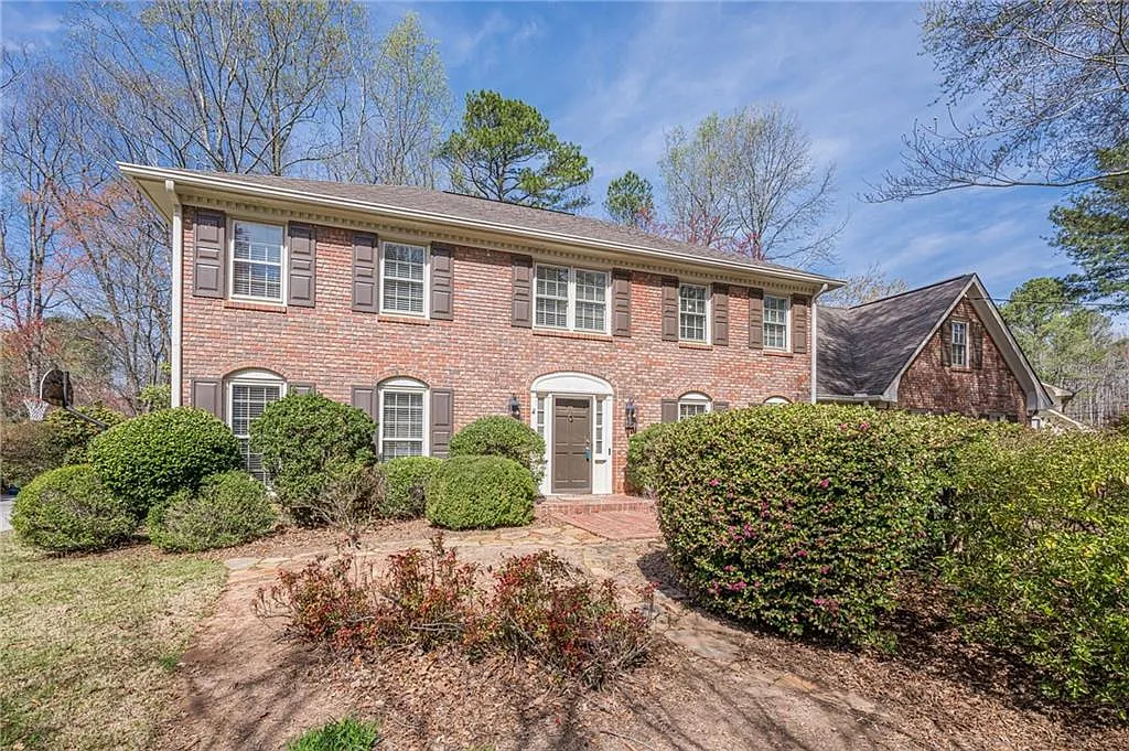 5 bed, 3.5 bath, 4471 sqft, $6,000 — Photo 3