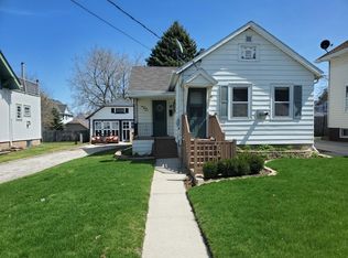 1127 S 15th St, Manitowoc, WI 54220
