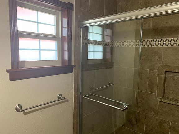 4th image of 16202 Valinda Dr