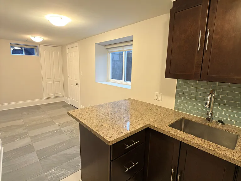 11 Uno Dr — Photo 5